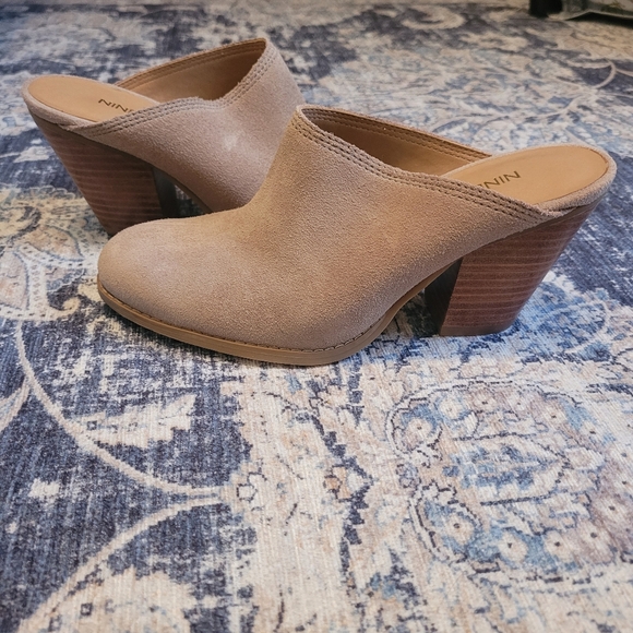 Nine West suede mules sz 5.5 - Picture 2 of 4